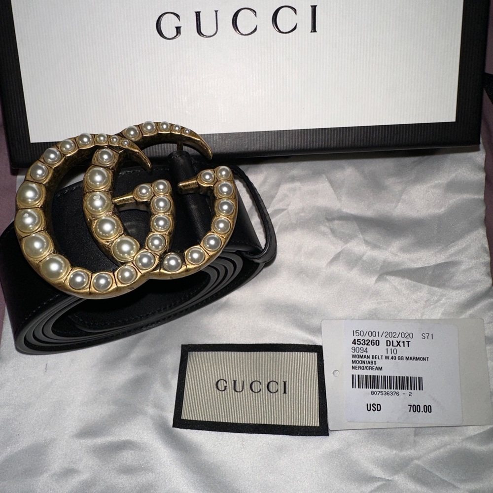 *NEVER WORN* Leather Belt w. Pearl Double G, Size 110